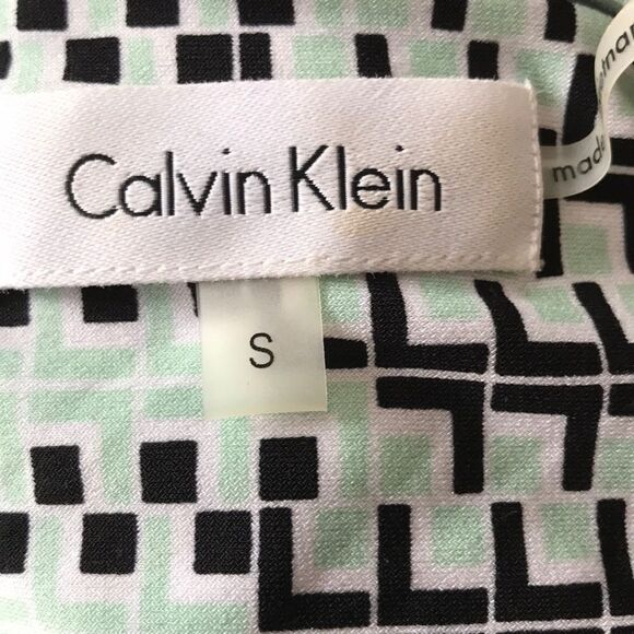 Calvin Klein mint/black/white geometric print top - Picture 6 of 6